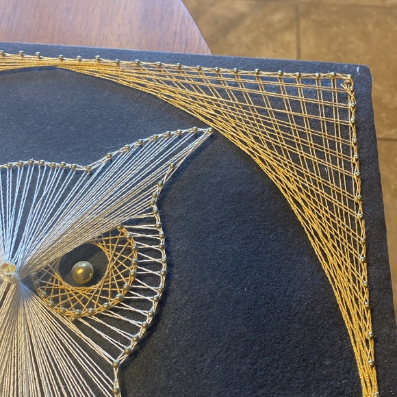 Vintage 1970s string art in excellent condition. Beautifully done in gold/silver - Picture 7 of 9